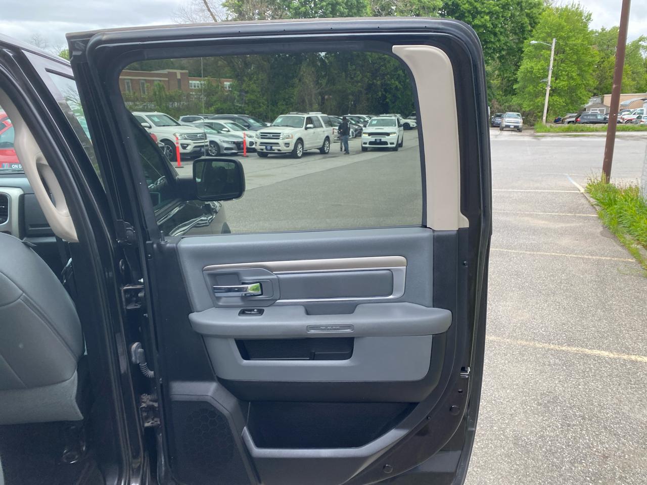RAM 1500 4WD Crew Cab 149" Big Horn 2016