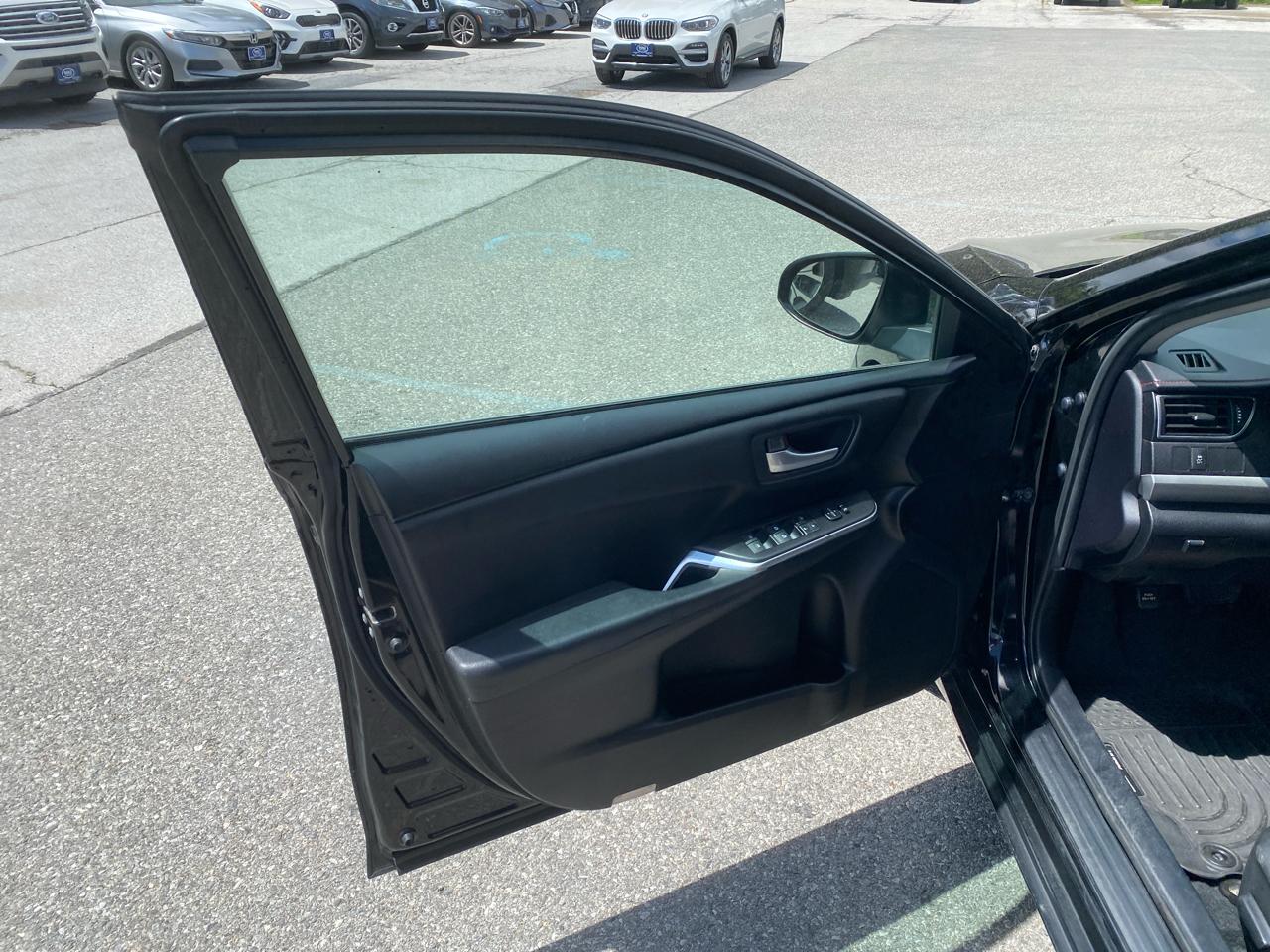 Toyota Camry SE 2017