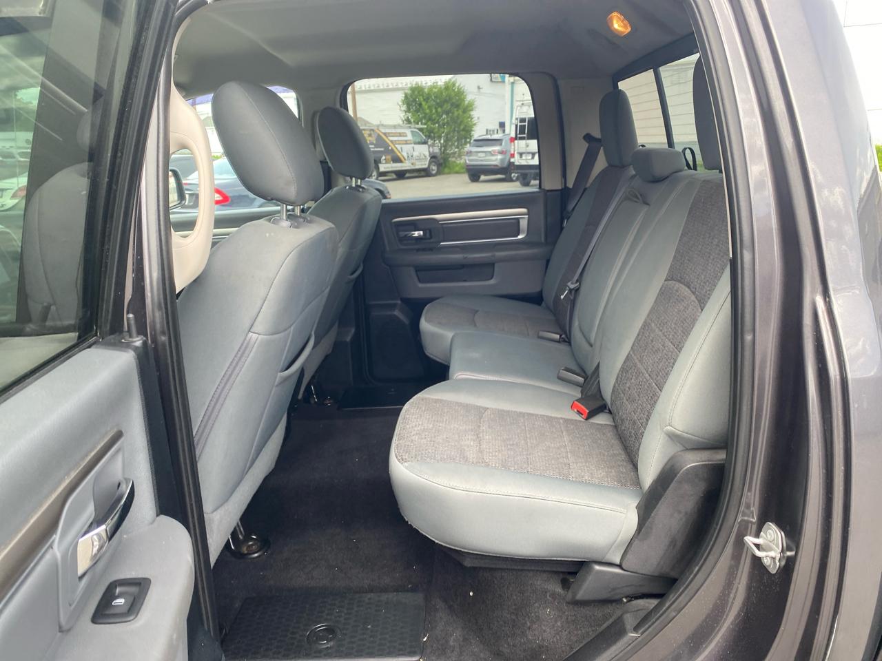 RAM 1500 SLT Crew Cab SWB 4WD 2017