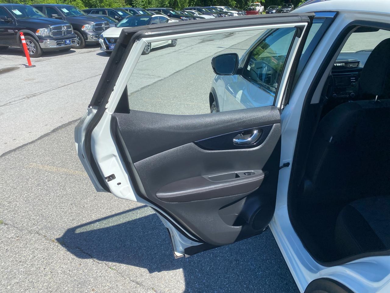 Nissan Rogue Sport S AWD 2017