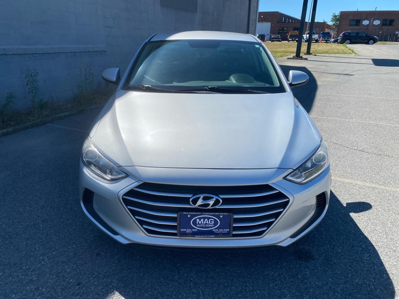 Hyundai Elantra SE 6AT 2018