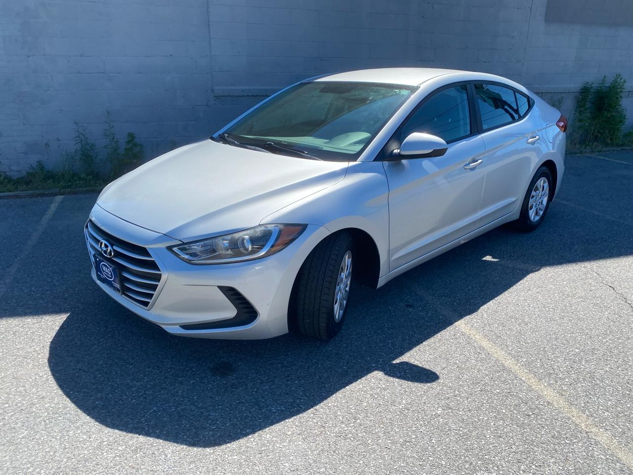 Hyundai Elantra SE 6AT 2018
