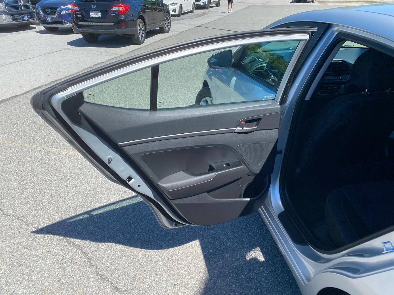 Hyundai Elantra SE 6AT 2018