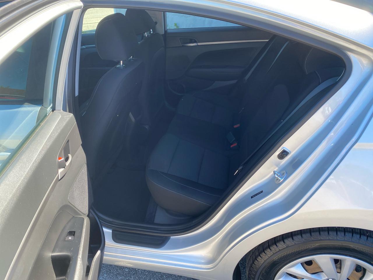 Hyundai Elantra SE 6AT 2018