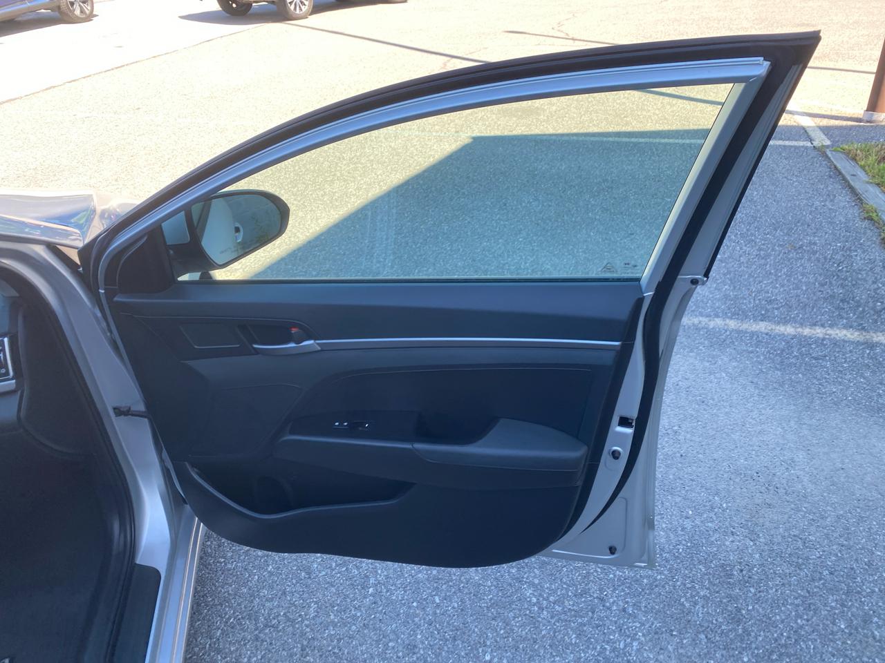 Hyundai Elantra SE 6AT 2018