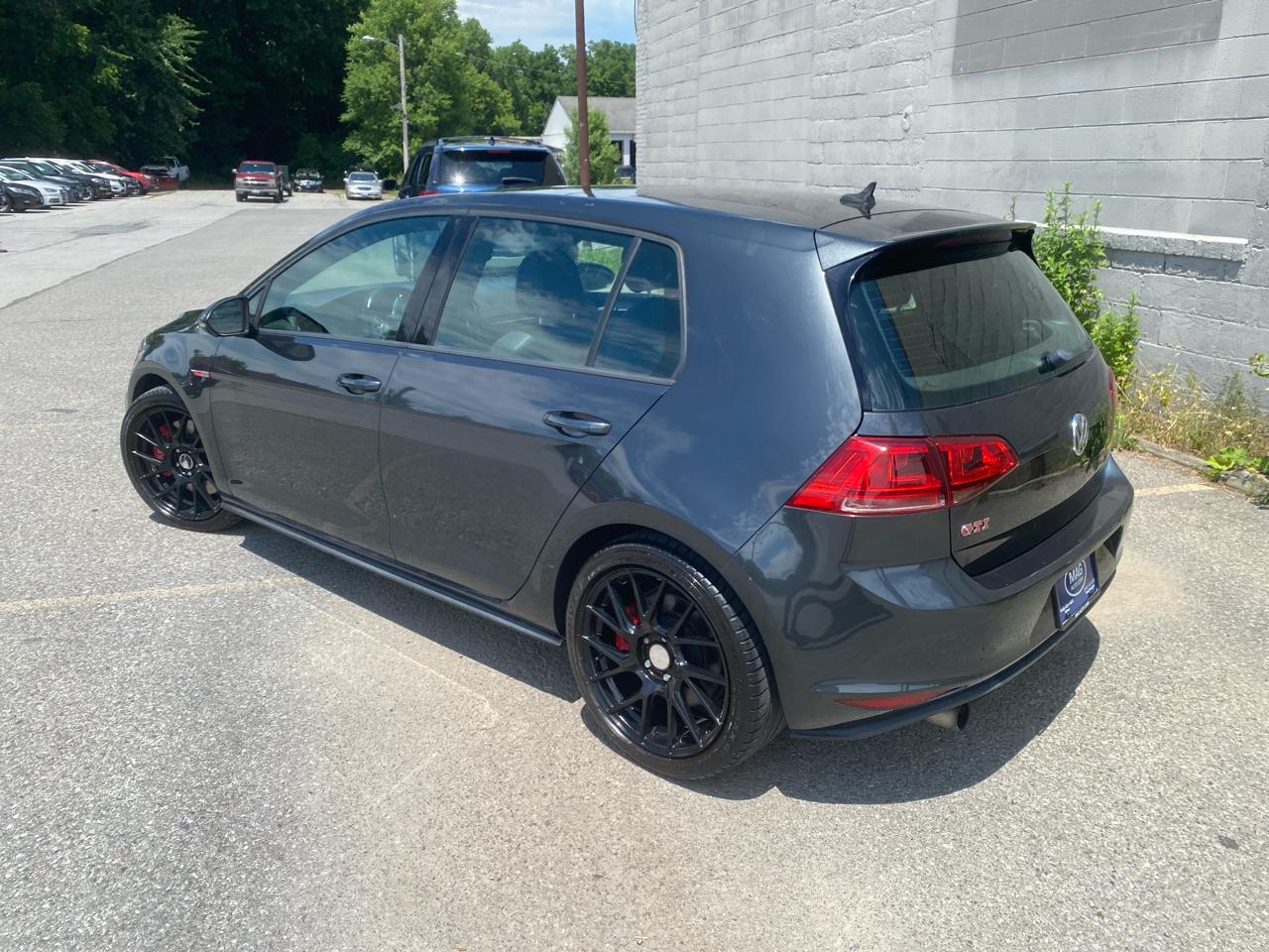 Volkswagen Golf GTI SE 6M 4-Door 2017
