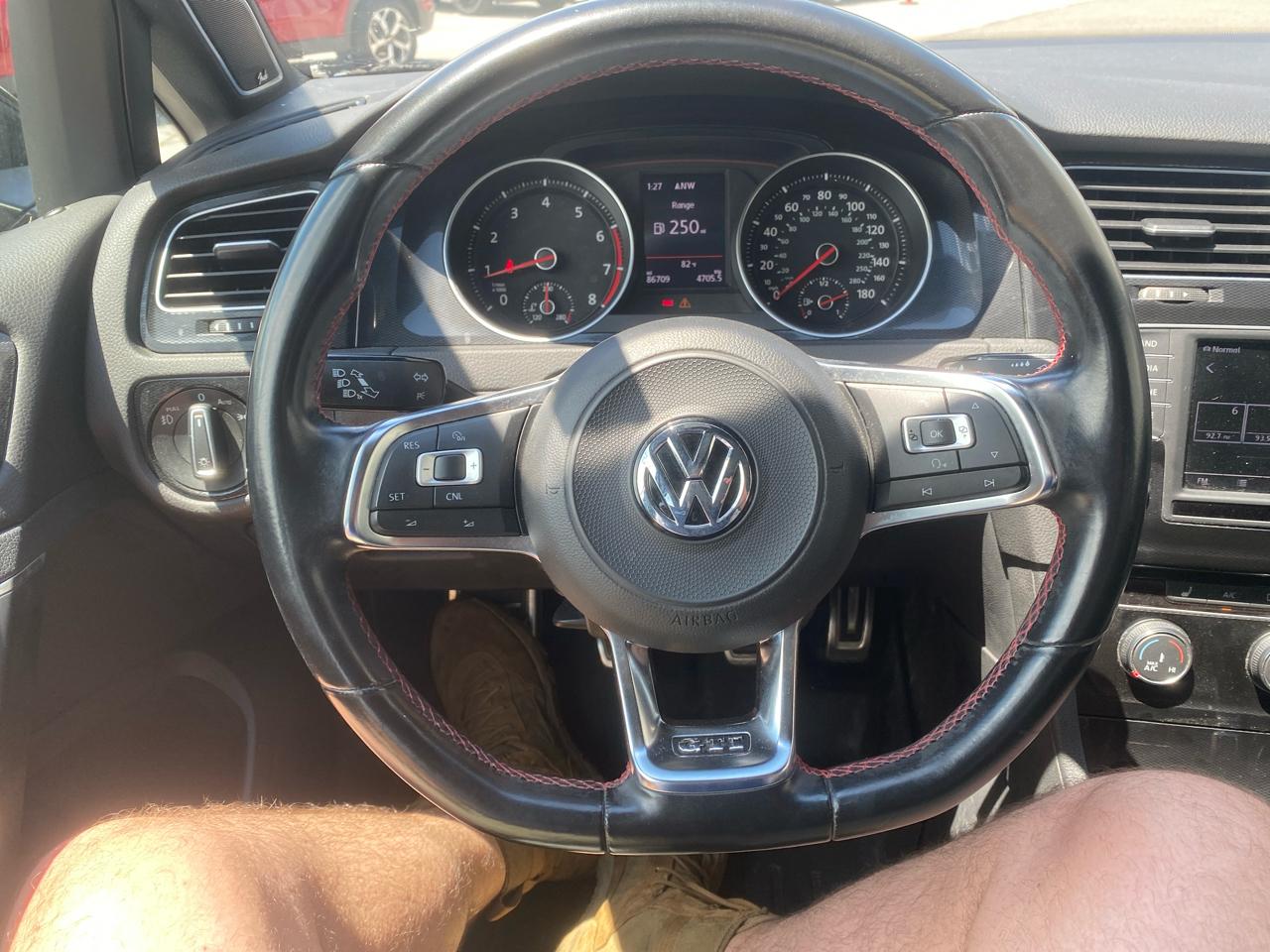 Volkswagen Golf GTI SE 6M 4-Door 2017