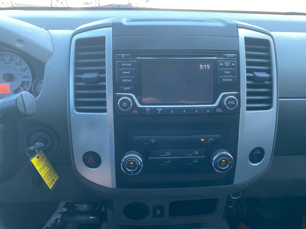 Nissan Frontier 2WD Crew Cab SWB Auto Desert Runner 2016