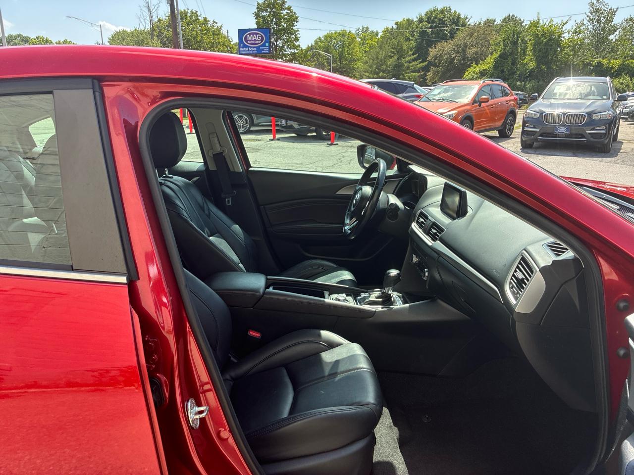 Mazda MAZDA3 s Touring AT 4-Door 2018