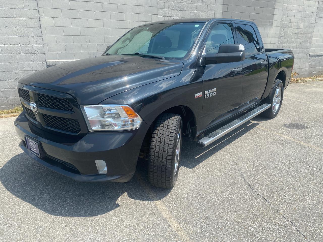 RAM 1500 Tradesman Crew Cab SWB 4WD 2017