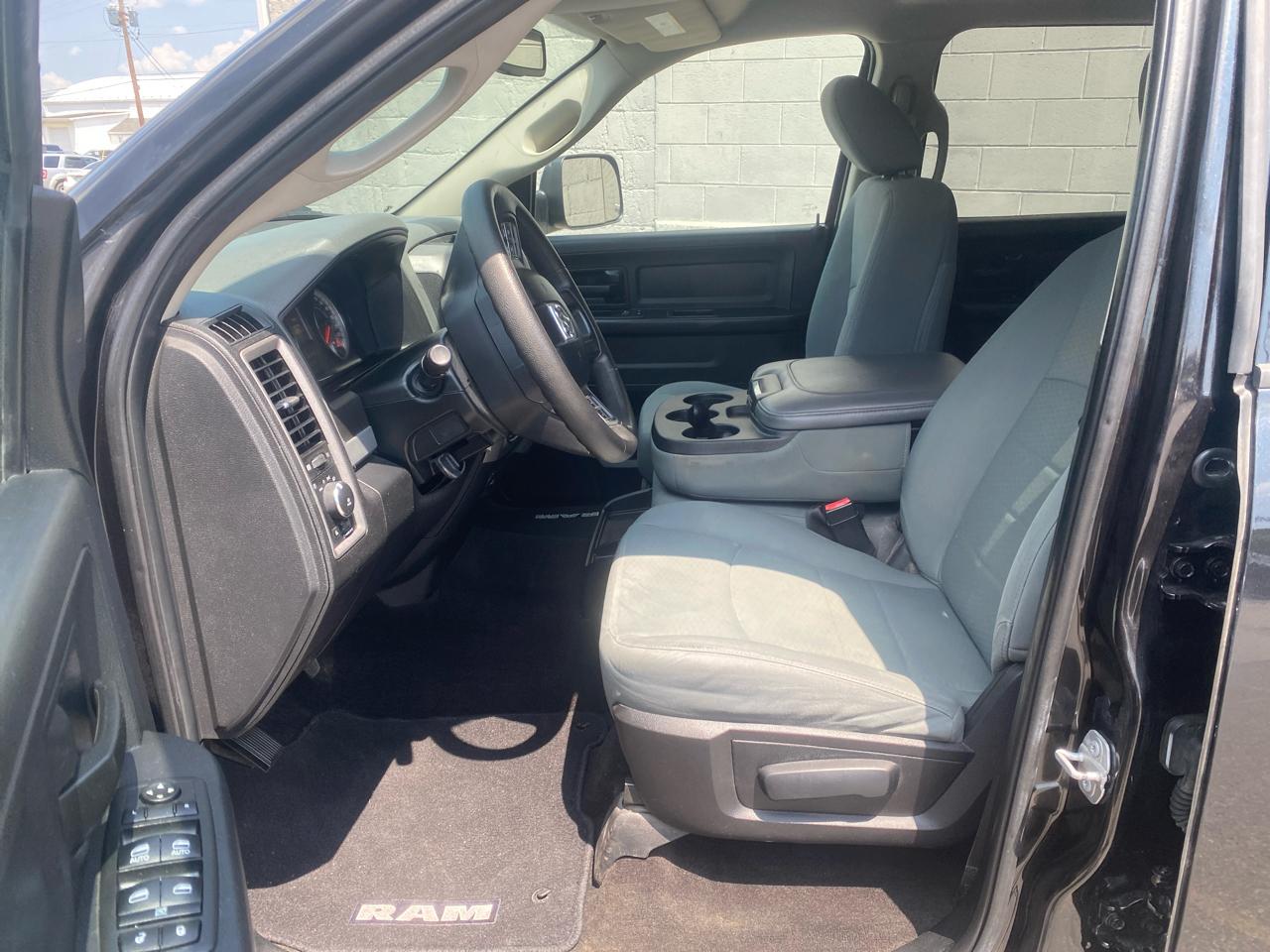 RAM 1500 Tradesman Crew Cab SWB 4WD 2017