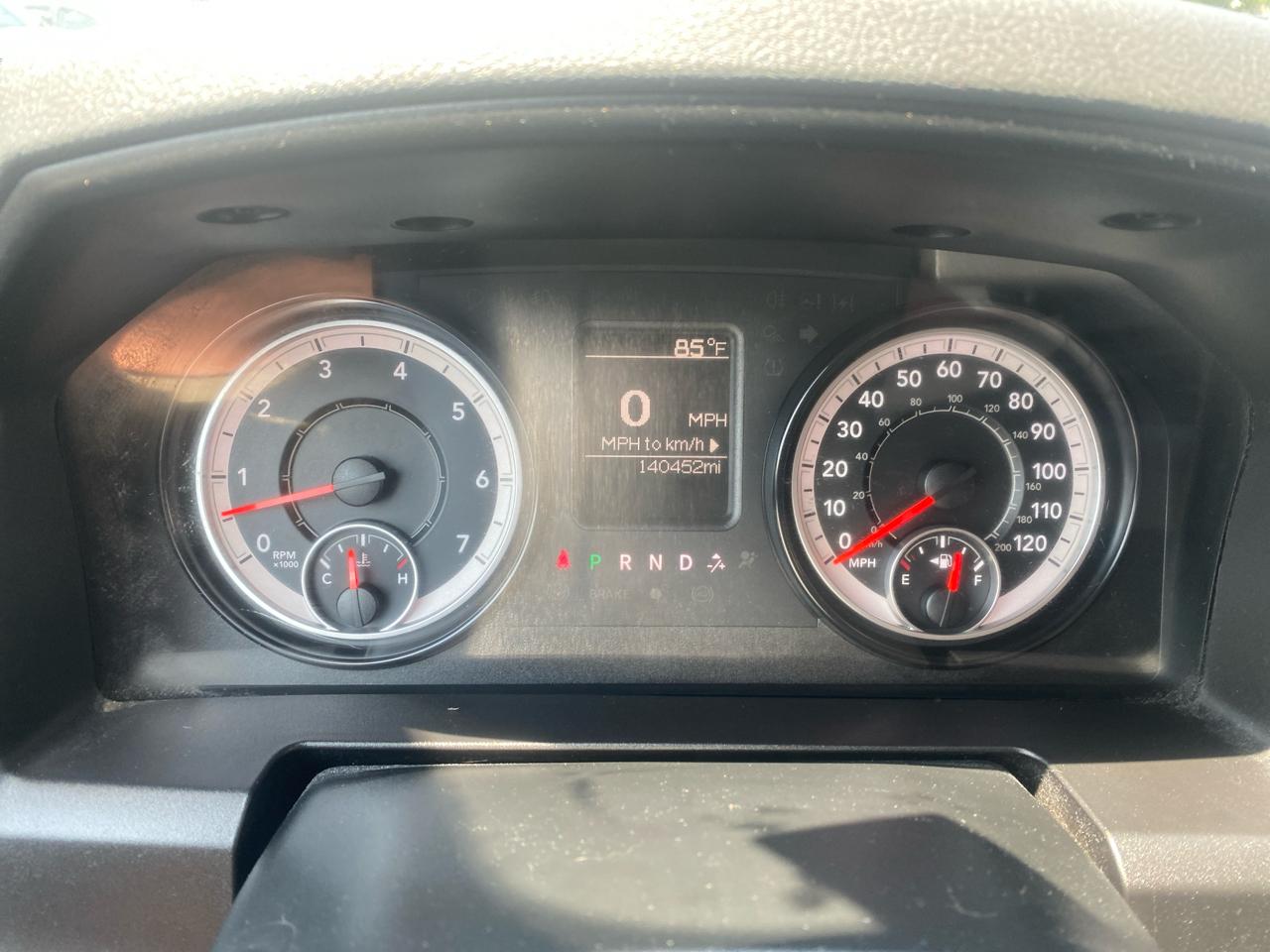 RAM 1500 Tradesman Crew Cab SWB 4WD 2017