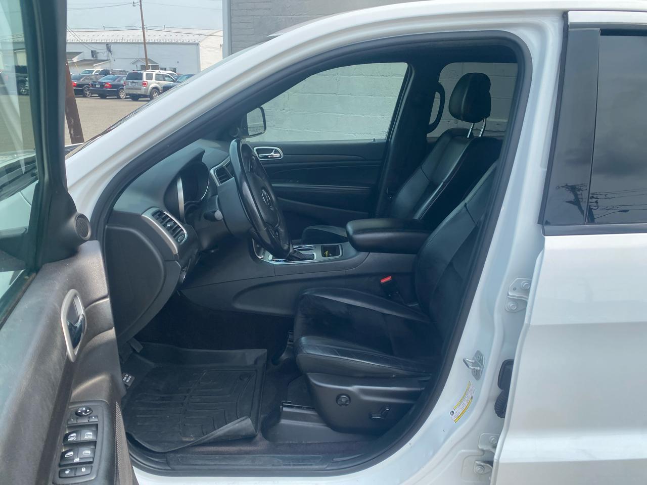 Jeep Grand Cherokee Laredo 4WD 2018