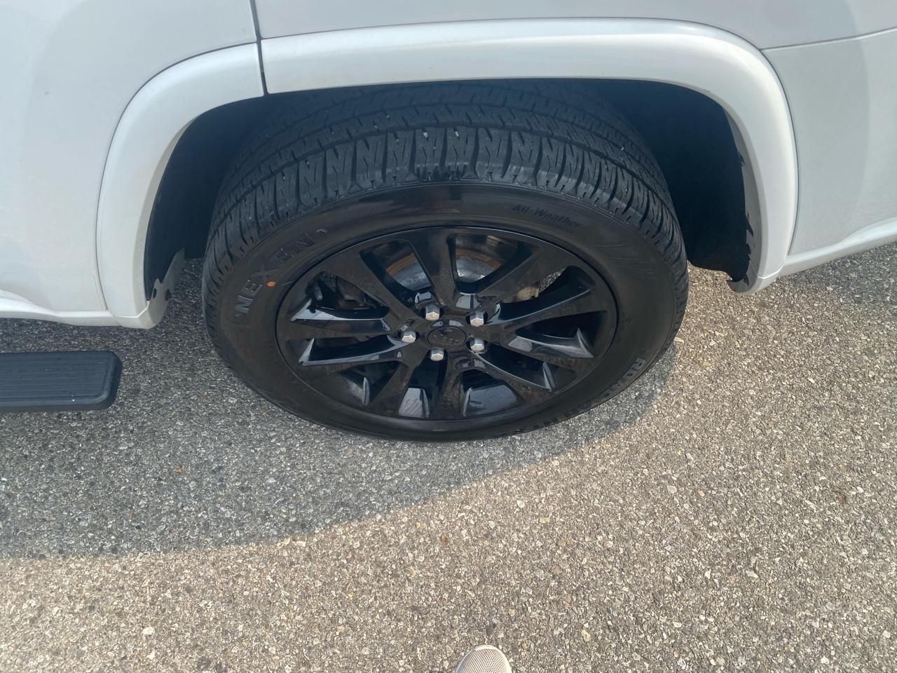 Jeep Grand Cherokee Laredo 4WD 2018
