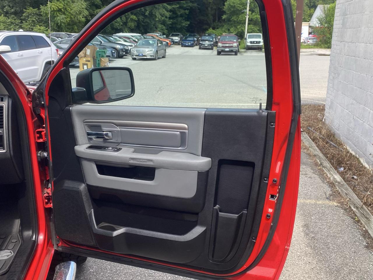 RAM 1500 Tradesman Regular Cab SWB 4WD 2014