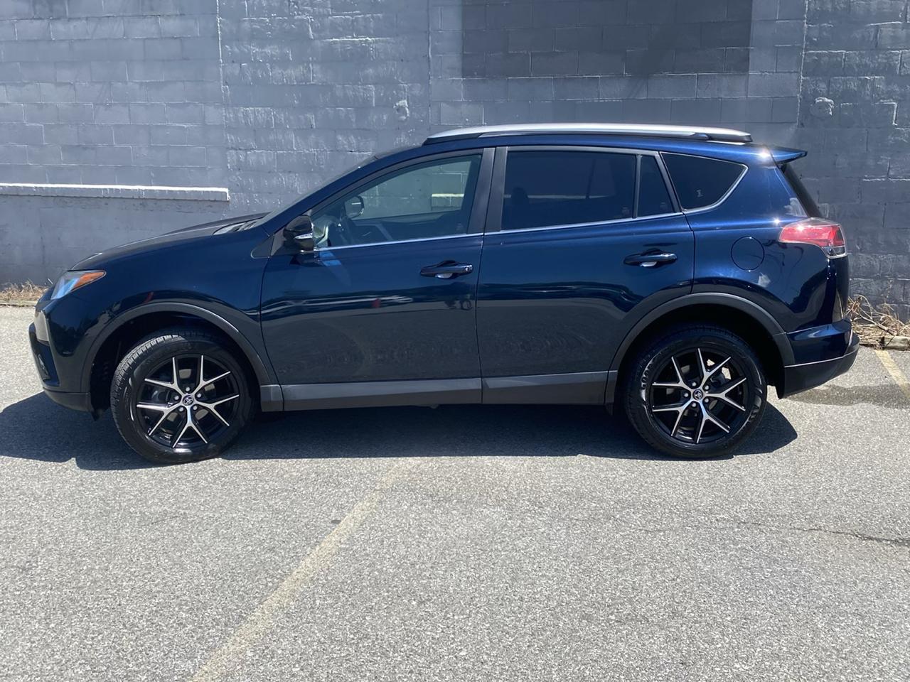 Toyota RAV4 SE 4WD 2017