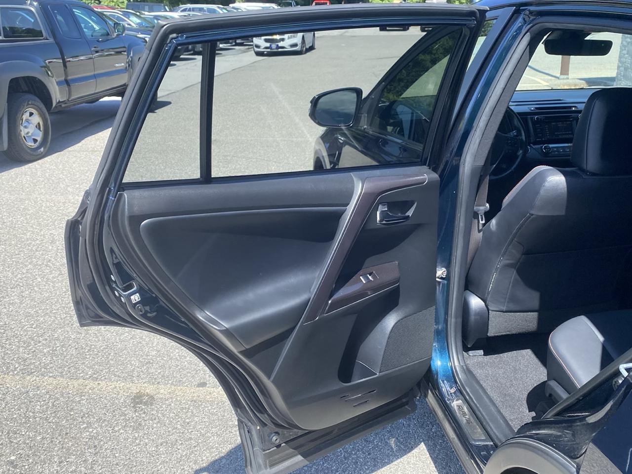 Toyota RAV4 SE 4WD 2017