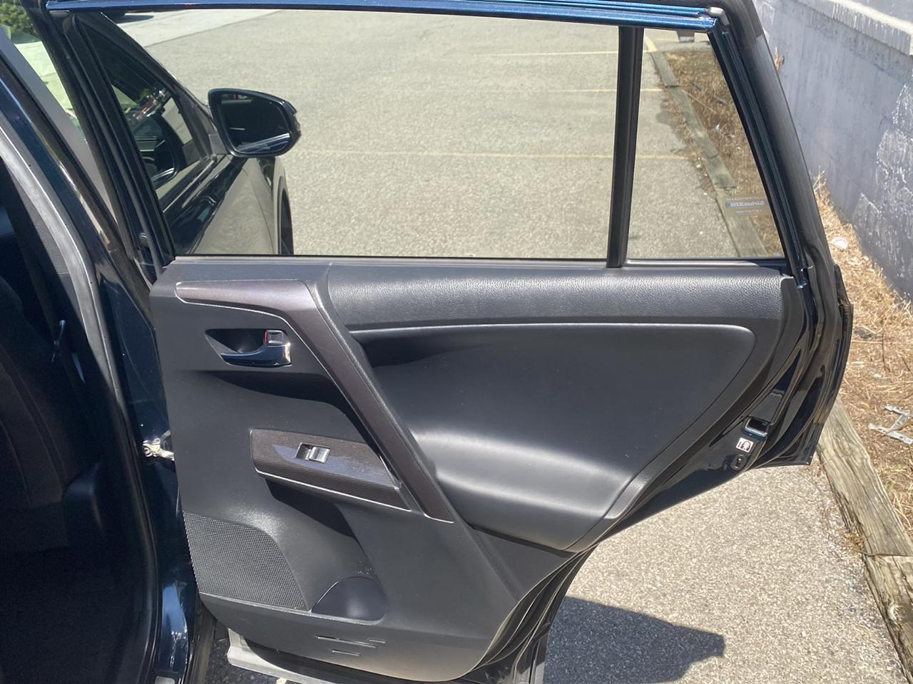 Toyota RAV4 SE 4WD 2017