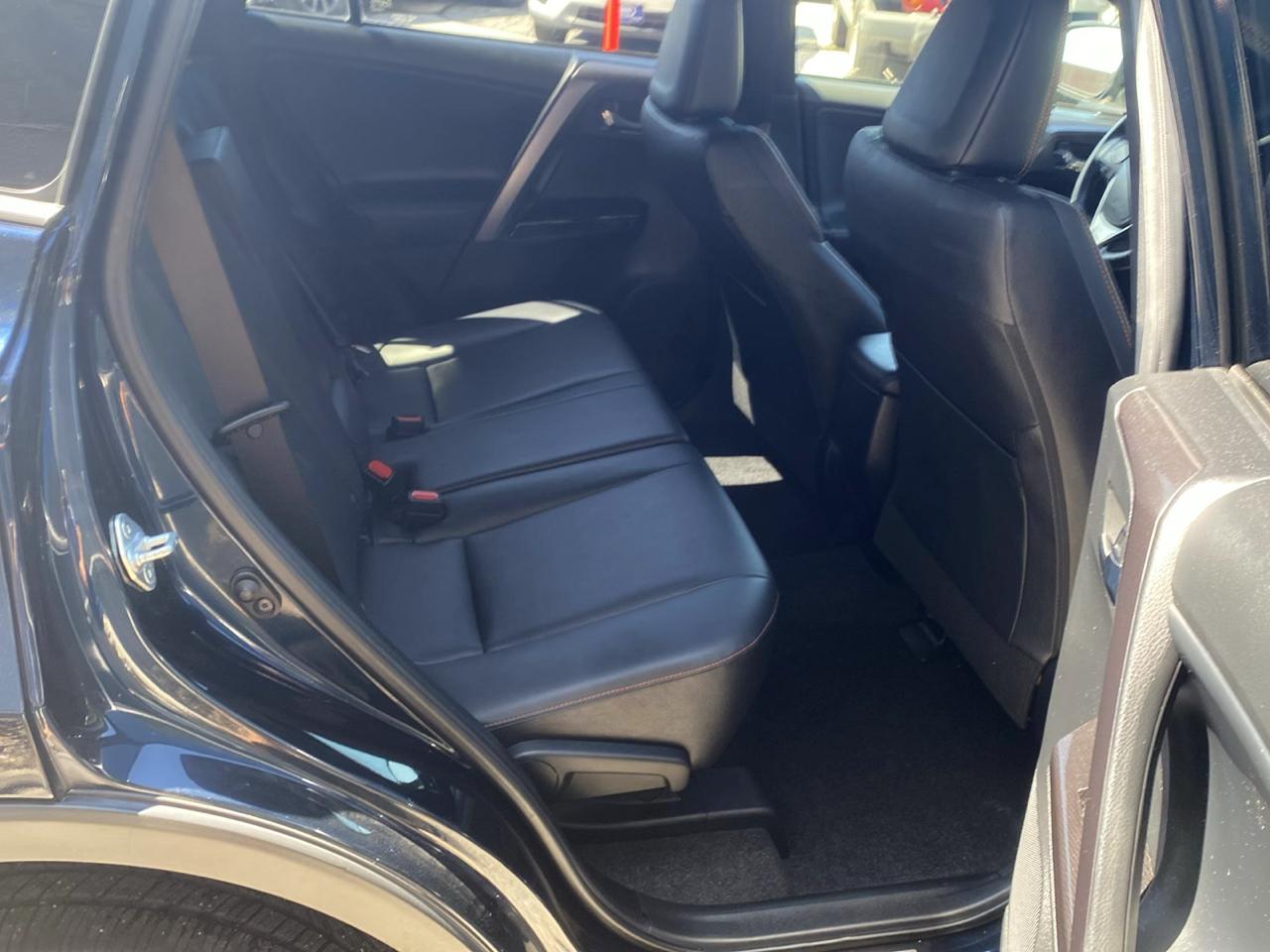Toyota RAV4 SE 4WD 2017