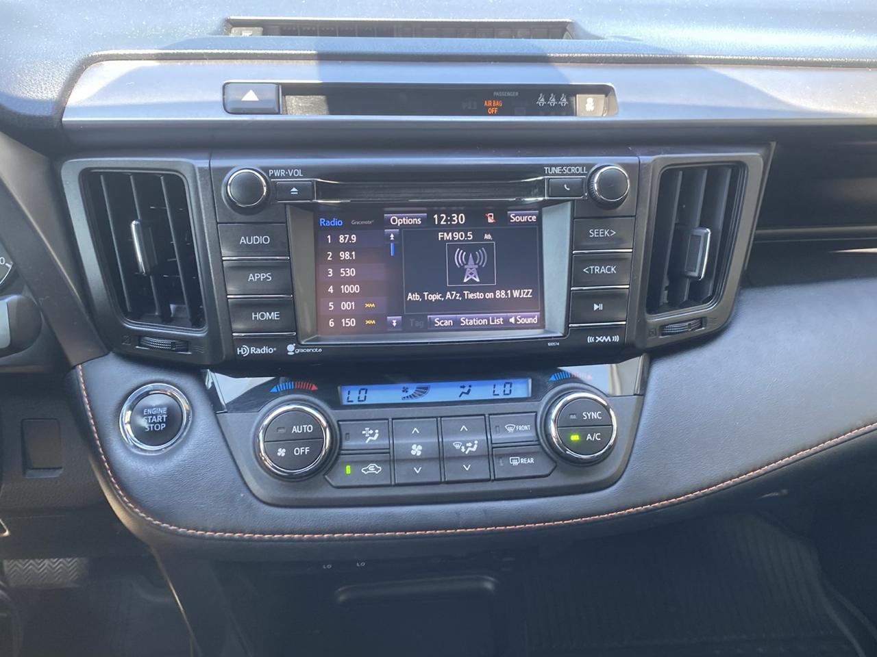 Toyota RAV4 SE 4WD 2017