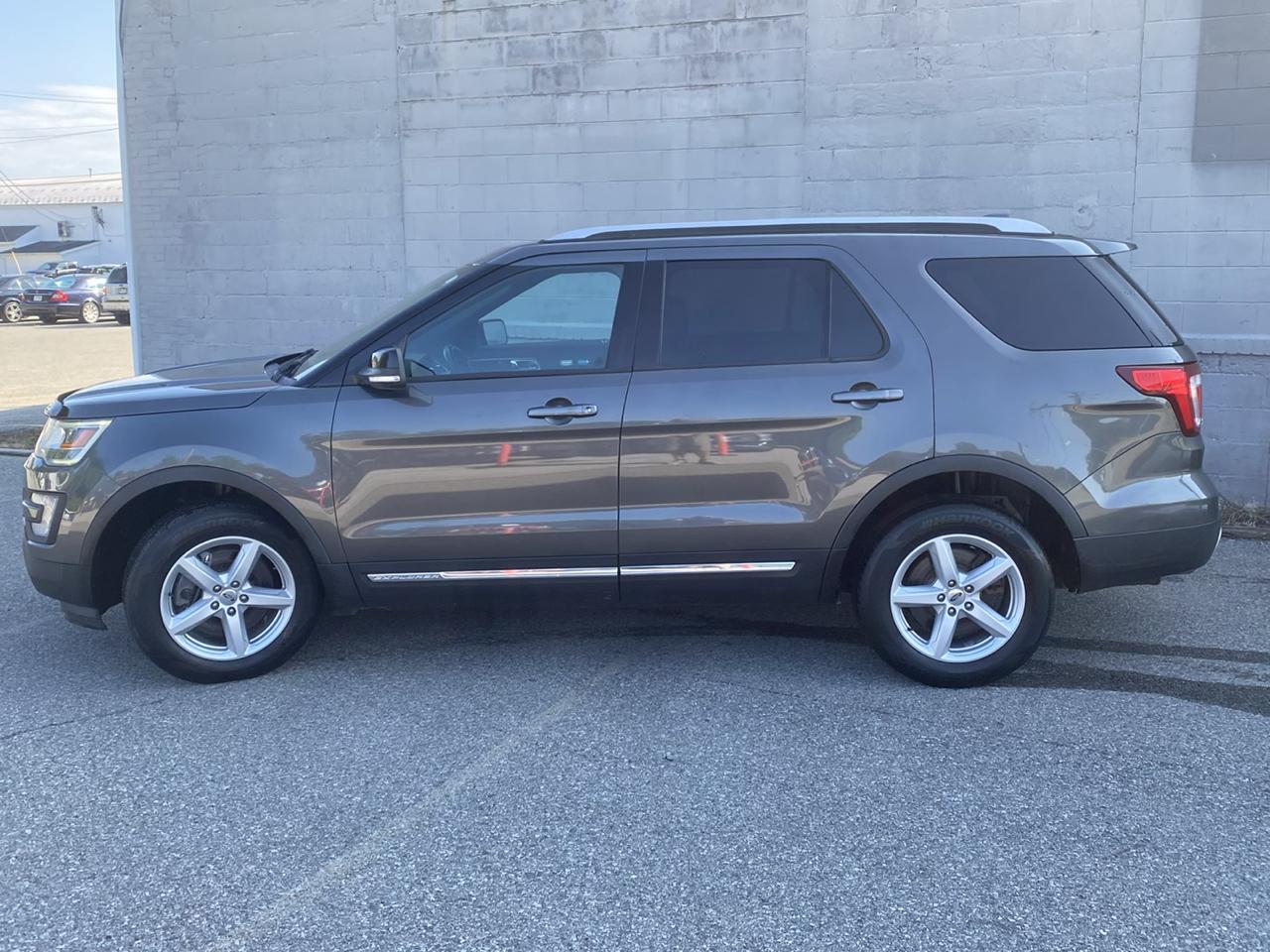 Ford Explorer XLT 4WD 2017