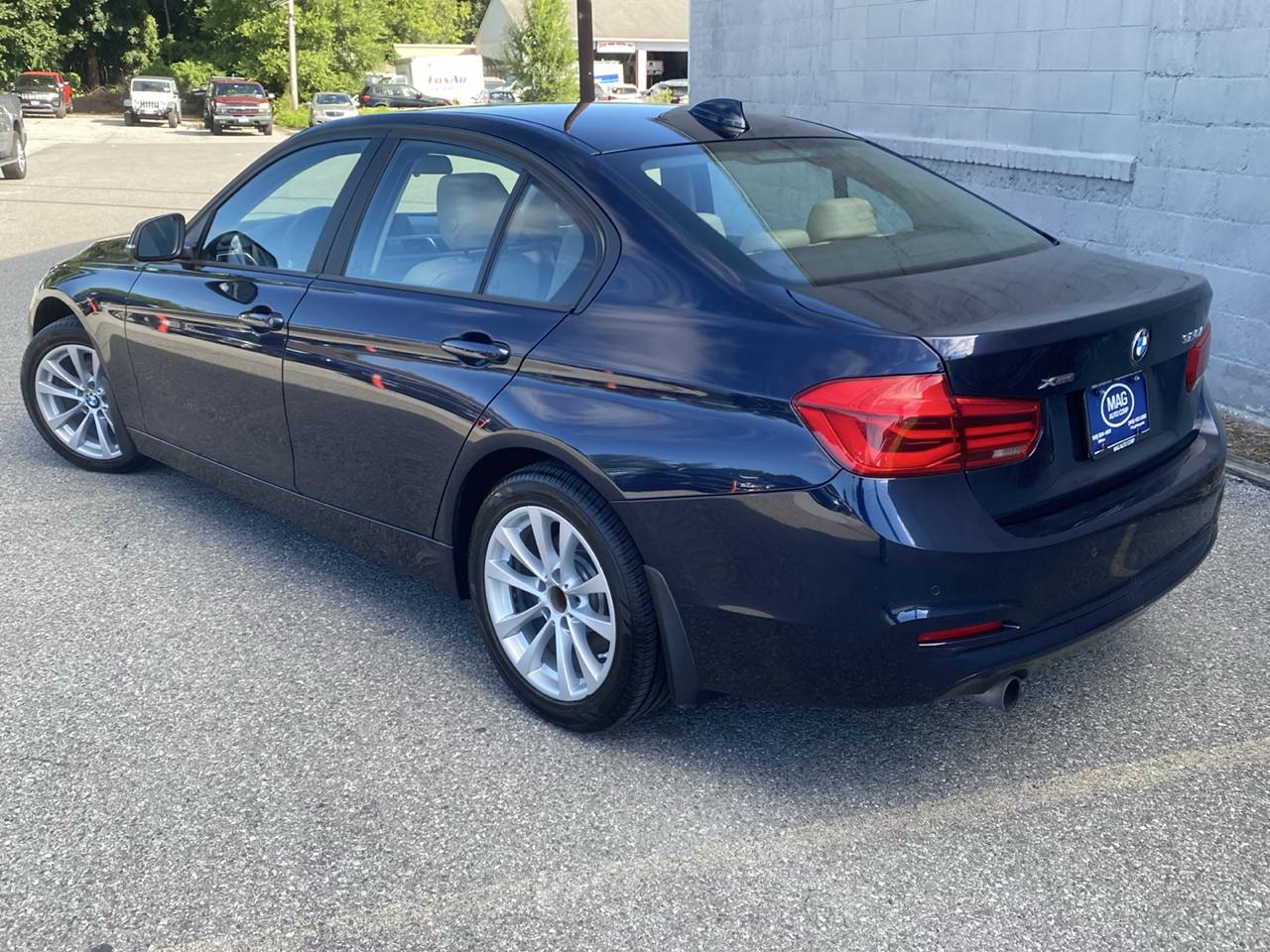 BMW 3-Series 320i xDrive Sedan 2017