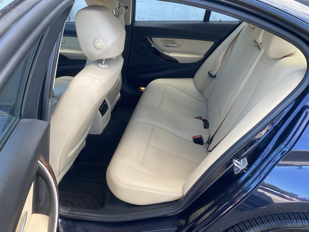 BMW 3-Series 320i xDrive Sedan 2017