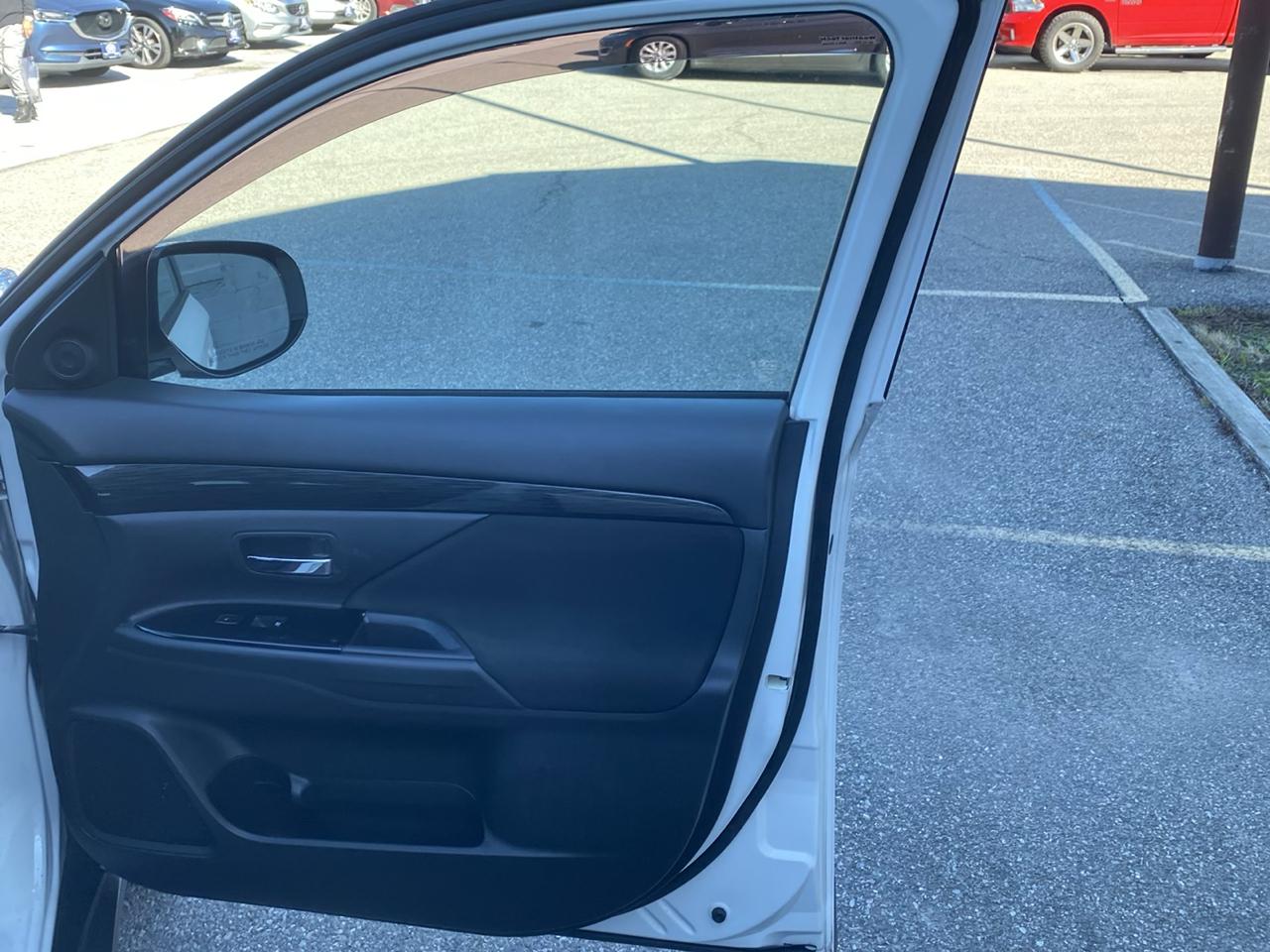 Mitsubishi Outlander SEL AWD 2018
