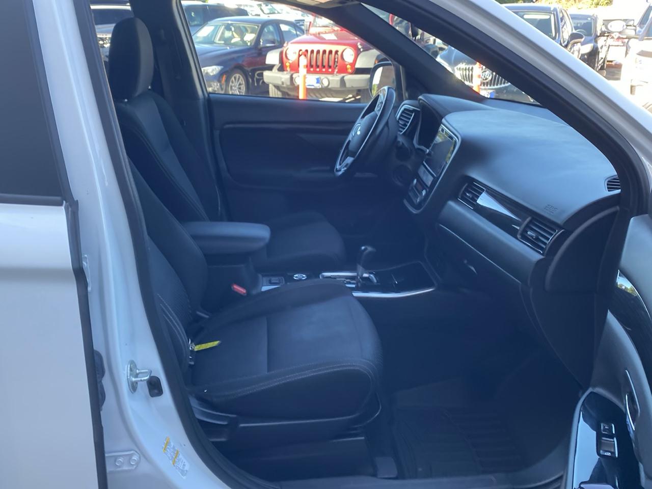 Mitsubishi Outlander SEL AWD 2018