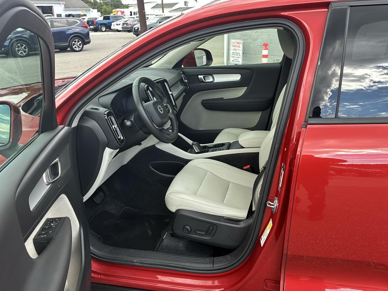 Volvo XC40 T5 Momentum AWD 2021