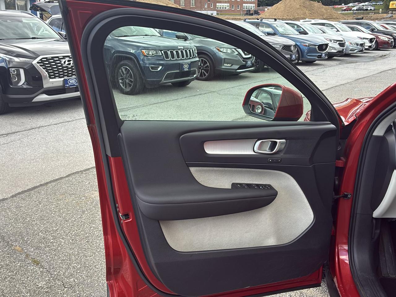 Volvo XC40 T5 Momentum AWD 2021