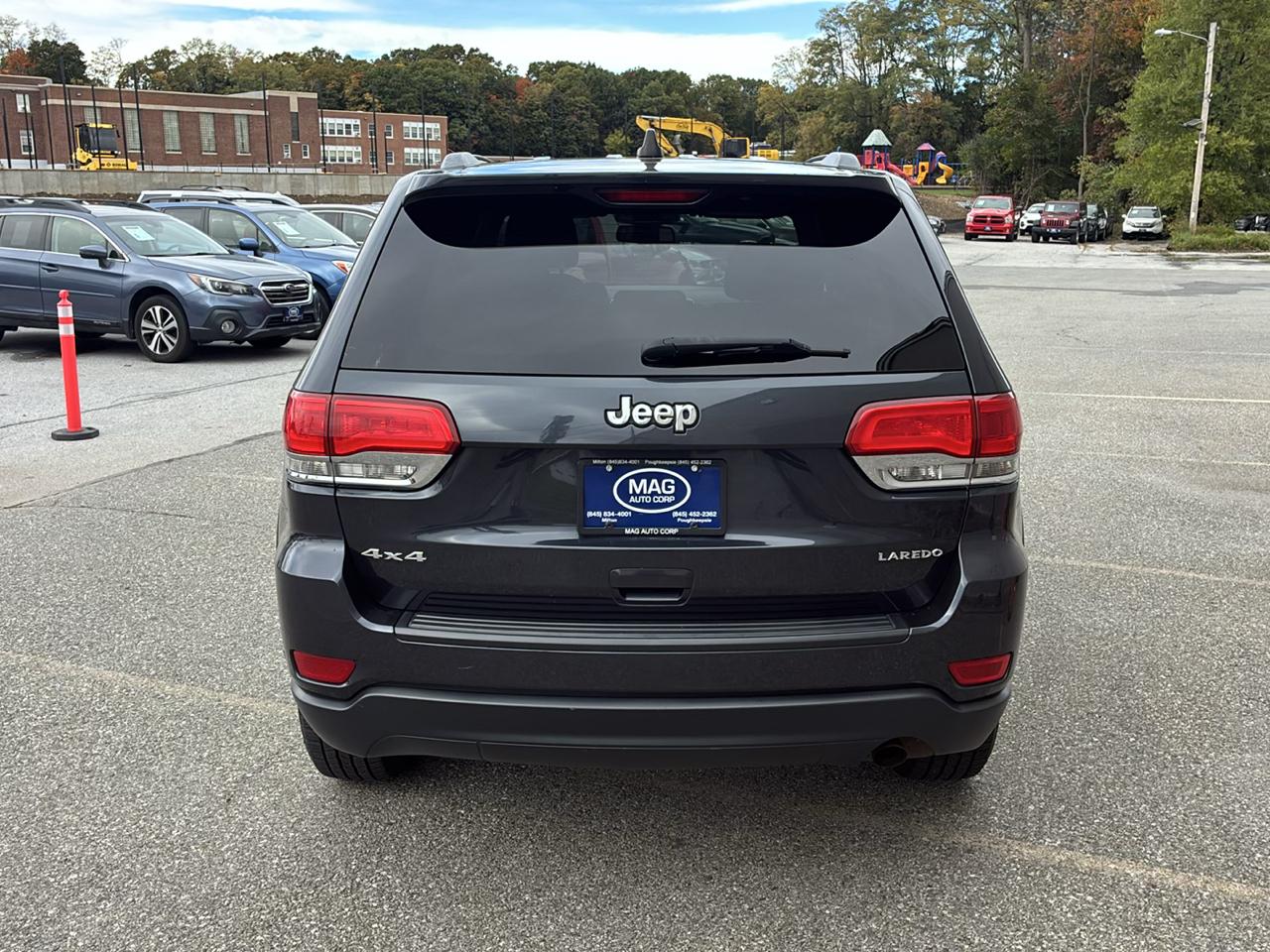 Jeep Grand Cherokee Laredo 4WD 2015