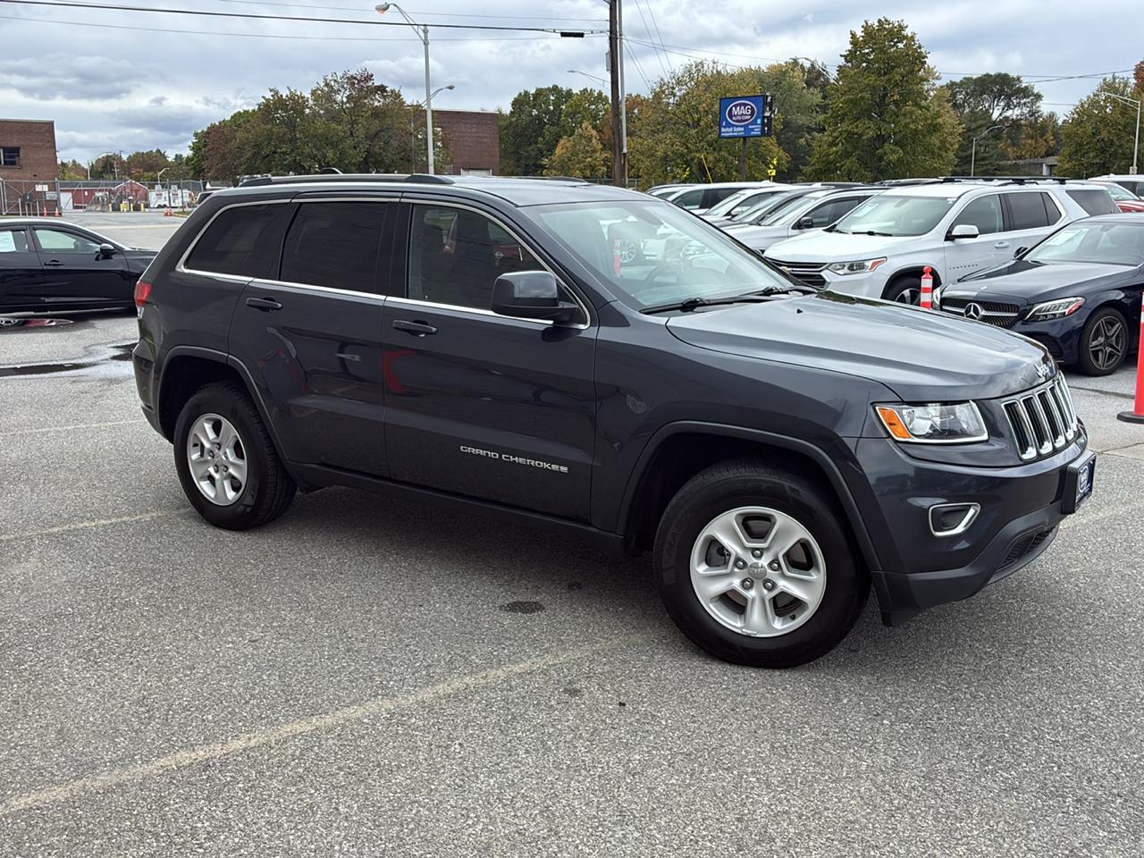 Jeep Grand Cherokee Laredo 4WD 2015