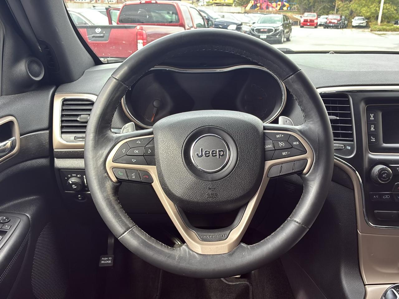 Jeep Grand Cherokee Laredo 4WD 2015