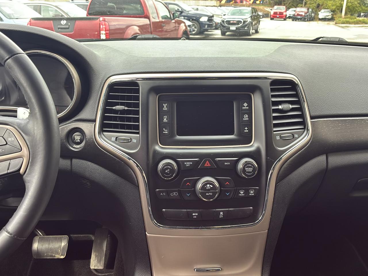 Jeep Grand Cherokee Laredo 4WD 2015