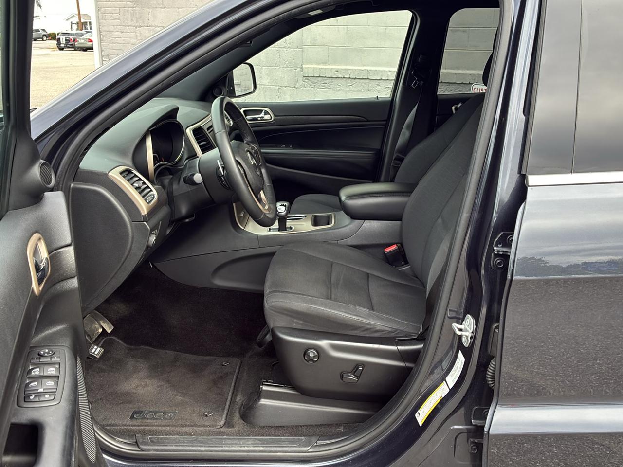 Jeep Grand Cherokee Laredo 4WD 2015