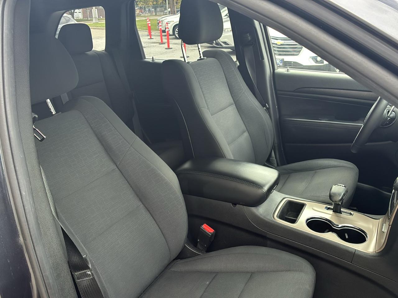 Jeep Grand Cherokee Laredo 4WD 2015