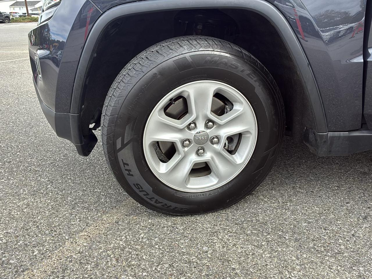 Jeep Grand Cherokee Laredo 4WD 2015