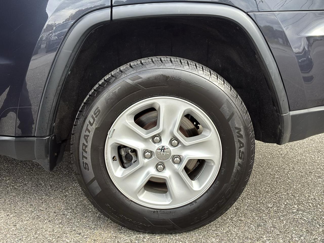 Jeep Grand Cherokee Laredo 4WD 2015