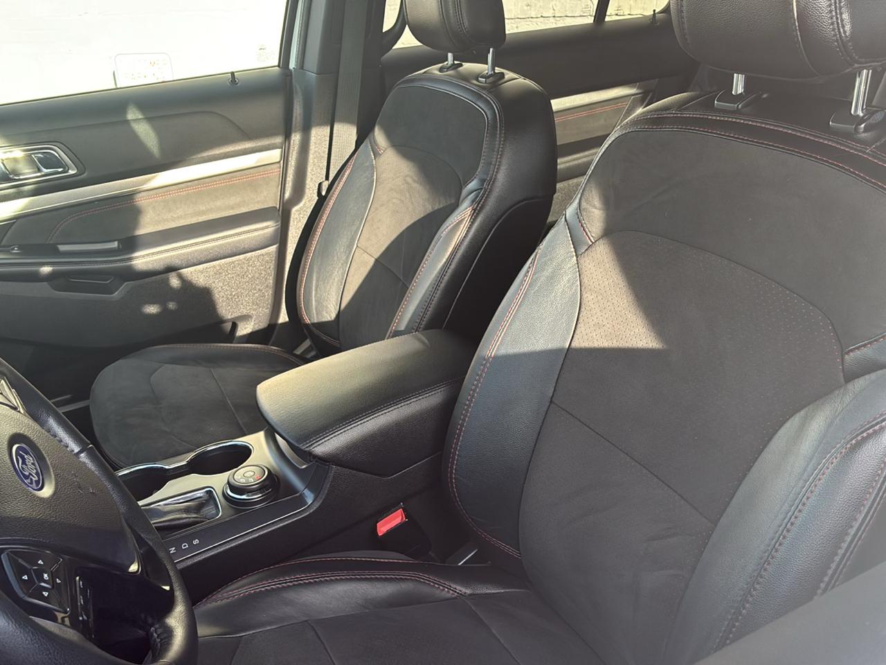 Ford Explorer XLT 4-Door 4WD 2018
