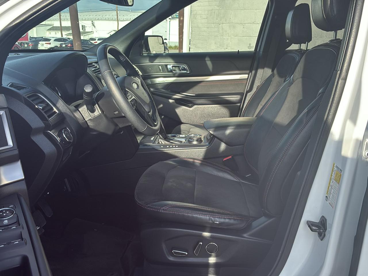 Ford Explorer XLT 4-Door 4WD 2018