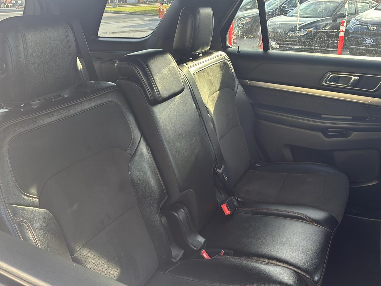 Ford Explorer XLT 4-Door 4WD 2018