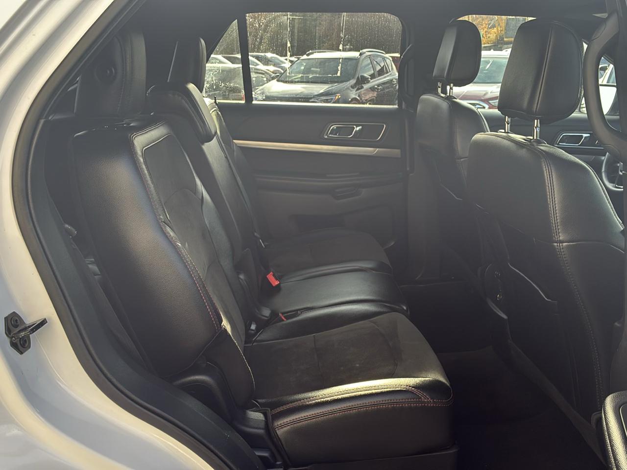 Ford Explorer XLT 4-Door 4WD 2018