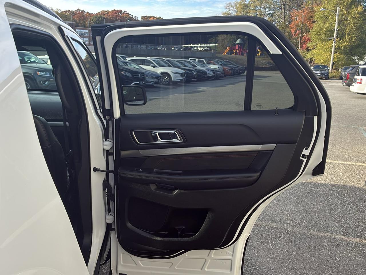 Ford Explorer XLT 4-Door 4WD 2018