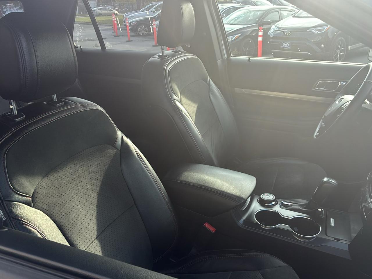 Ford Explorer XLT 4-Door 4WD 2018