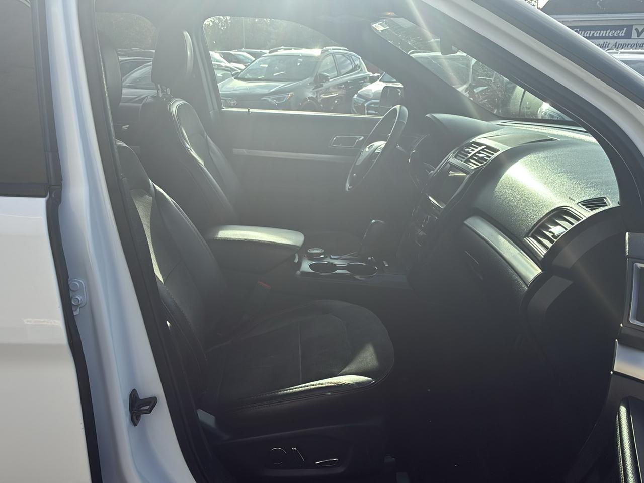 Ford Explorer XLT 4-Door 4WD 2018