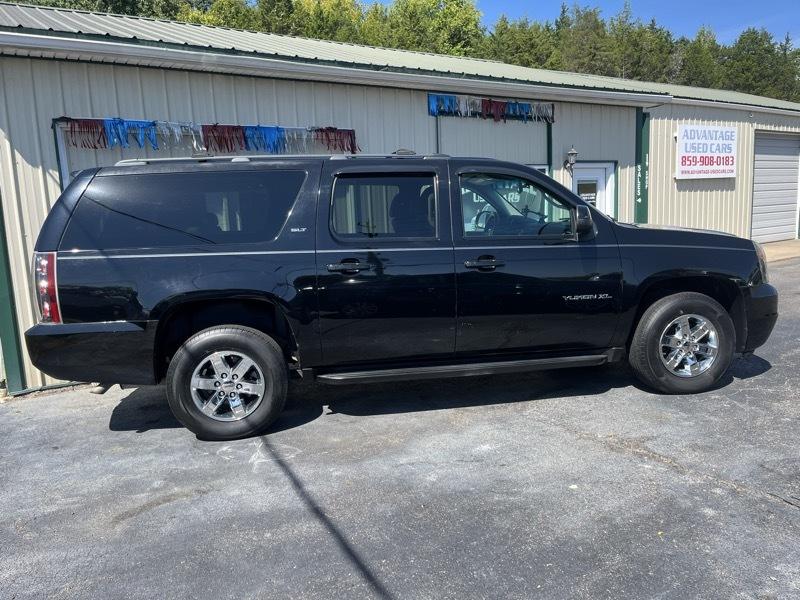 GMC Yukon XL SLT 1/2 Ton 4WD 2014