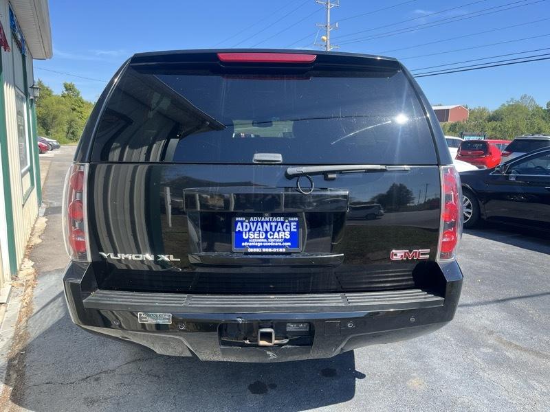 GMC Yukon XL SLT 1/2 Ton 4WD 2014