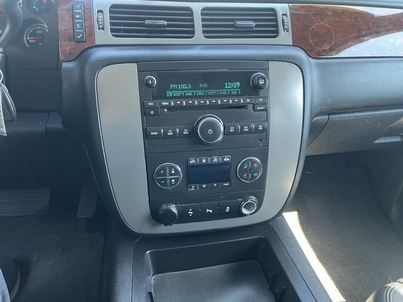 GMC Yukon XL SLT 1/2 Ton 4WD 2014