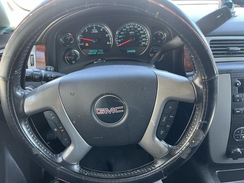 GMC Yukon XL SLT 1/2 Ton 4WD 2014